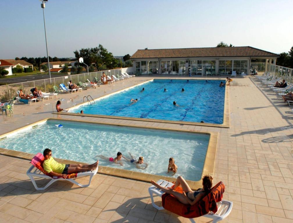 Azureva Fouras Aparthotel Buitenkant foto